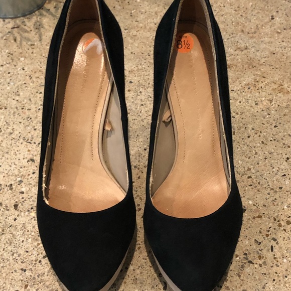 Zara Black and Tan Pumps - Picture 6 of 6
